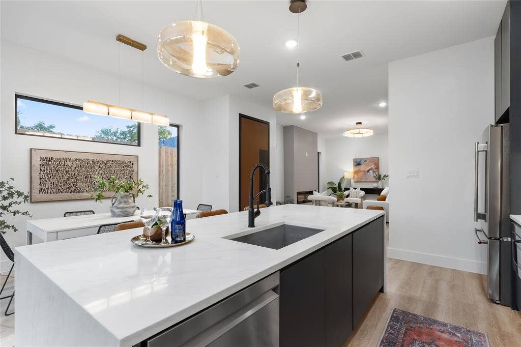 6720 Mabel Avenue, Dallas, TX 75209