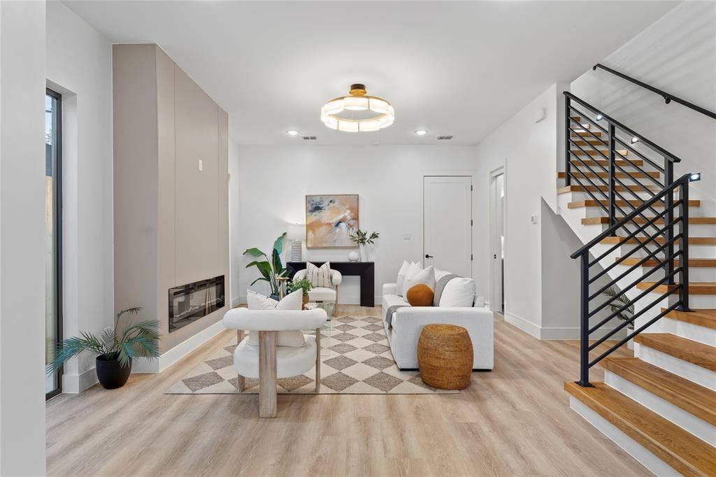 6720 Mabel Avenue, Dallas, TX 75209