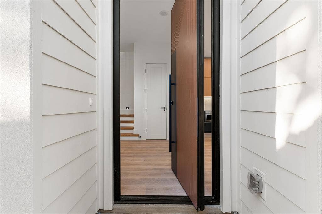 6720 Mabel Avenue, Dallas, TX 75209