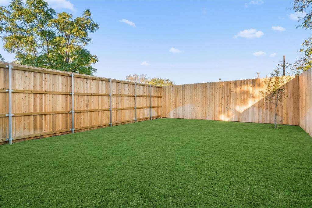 6720 Mabel Avenue, Dallas, TX 75209