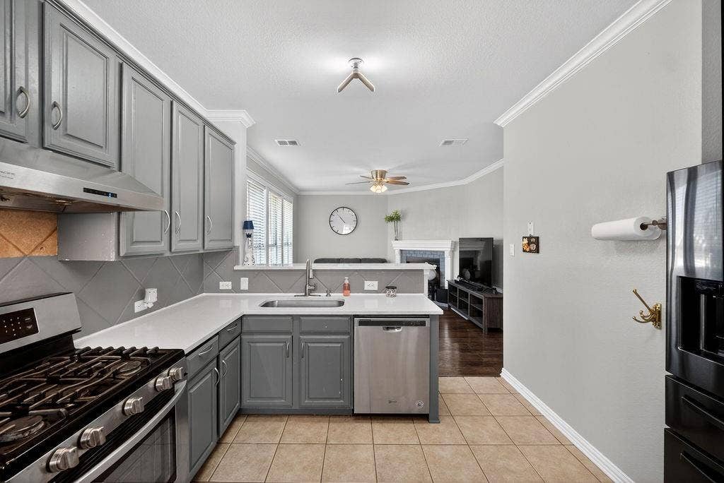 9633 Anns Way, Plano, TX 75025 9633 Anns Way, Plano, TX 75025