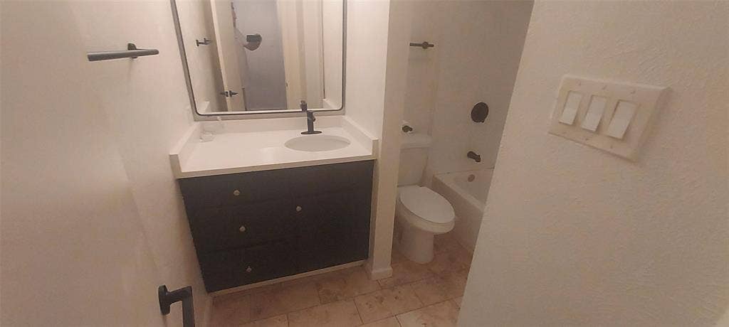 8601 Park Lane, #735, Dallas, TX 75231