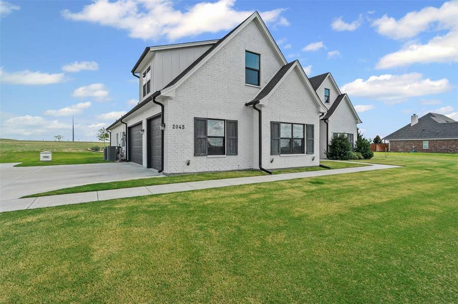 Property photo for 2045 Eagles Ridge Drive, Weatherford, TX
