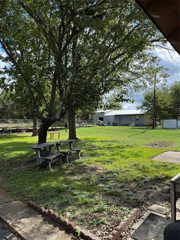 211 S College Street, Itasca, TX 76055 211 S College Street, Itasca, TX 76055