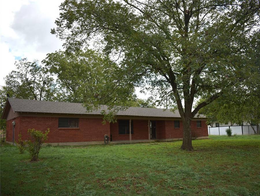 Property photo for 211 S College Street, Itasca, TX