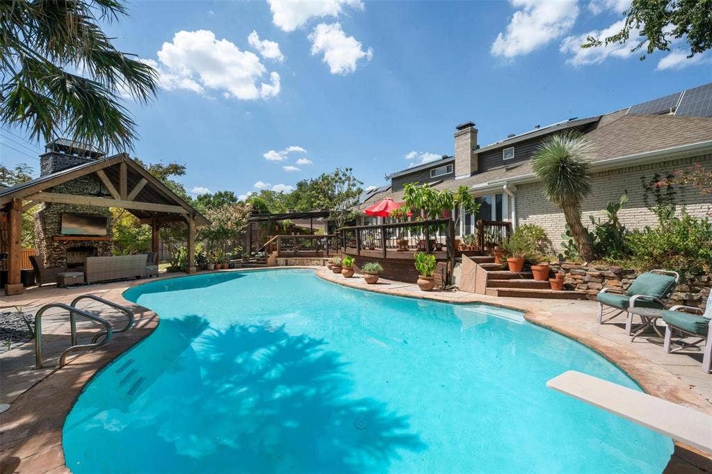 13666 Peyton Drive, Dallas, TX 75240