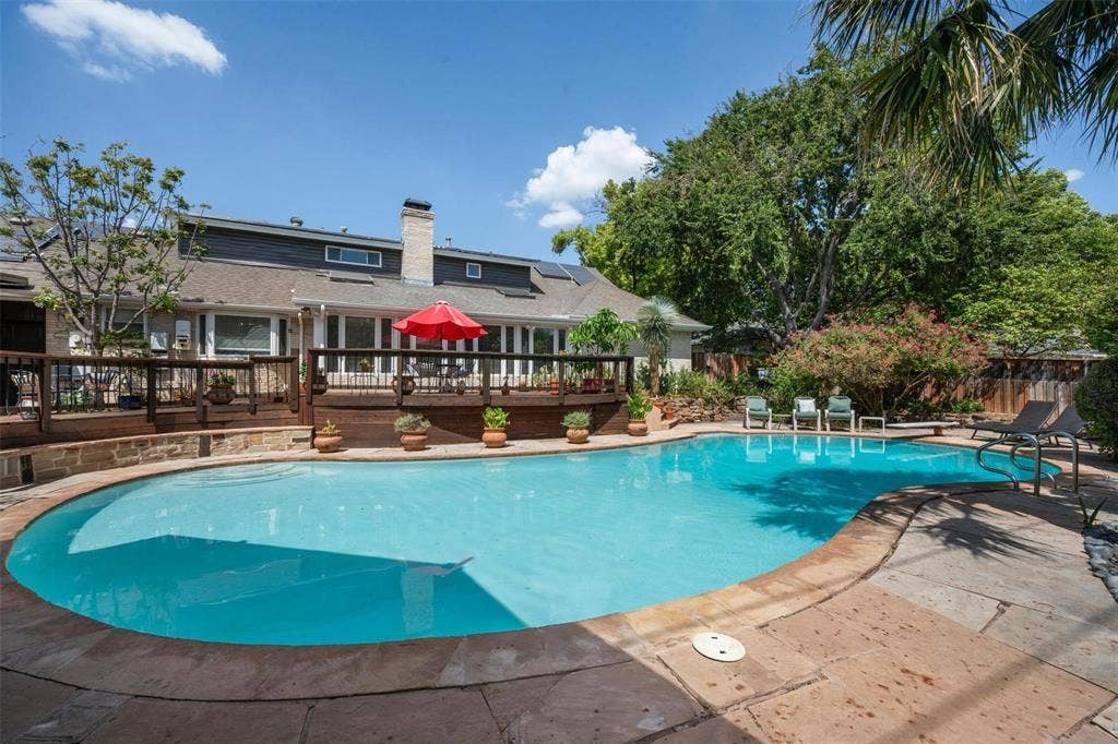 13666 Peyton Drive, Dallas, TX 75240