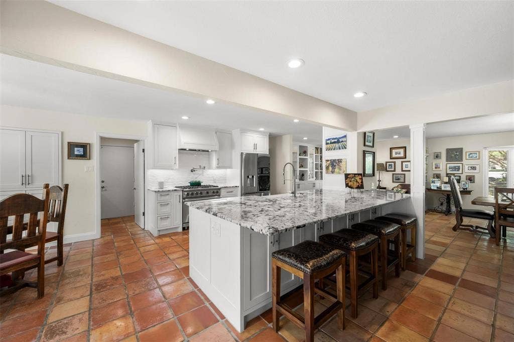 13666 Peyton Drive, Dallas, TX 75240