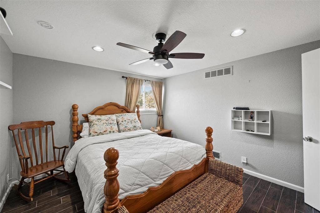 13666 Peyton Drive, Dallas, TX 75240