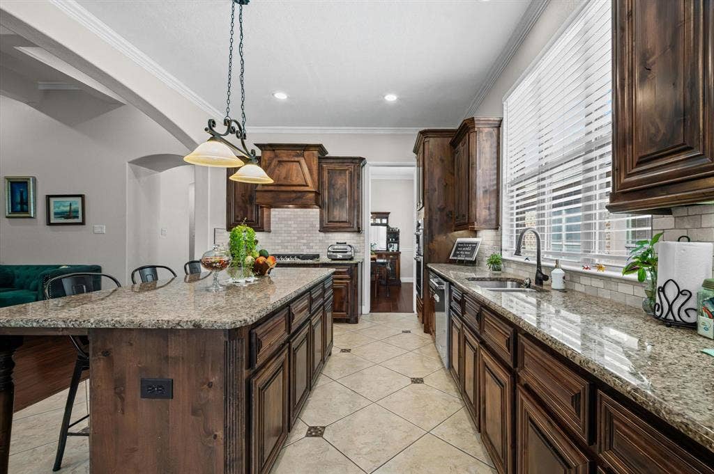 5665 Binbranch Lane, McKinney, TX 75071 5665 Binbranch Lane, McKinney, TX 75071