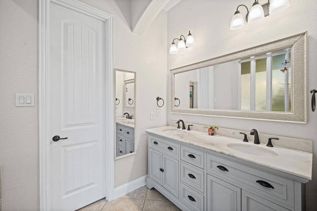 5665 Binbranch Lane, McKinney, TX 75071 5665 Binbranch Lane, McKinney, TX 75071