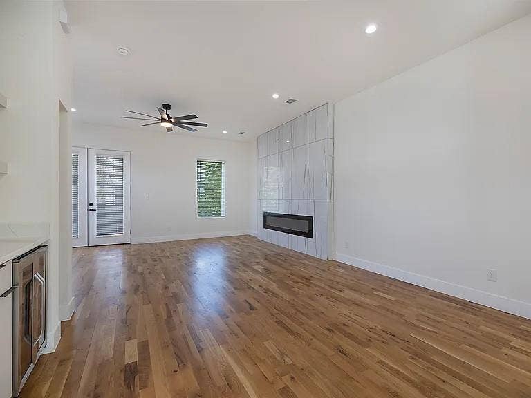 1120-1122 Muncie Avenue, Dallas, TX 75212 1120-1122 Muncie Avenue, Dallas, TX 75212