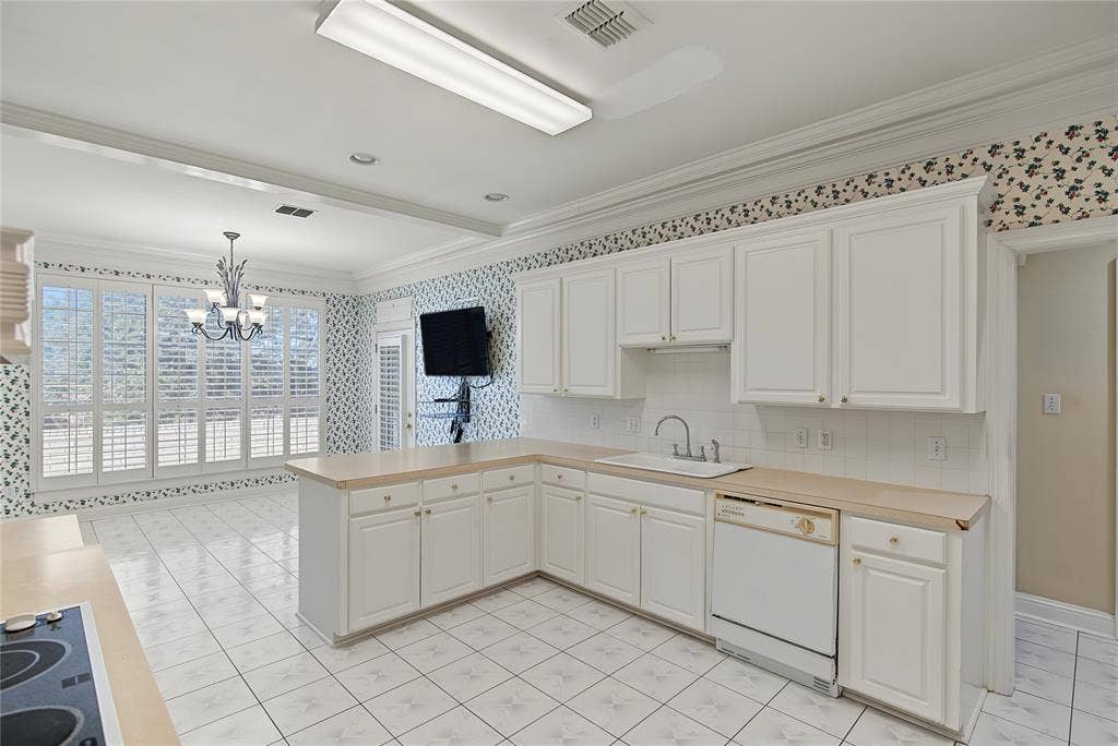5735 S Lakeshore Drive, Shreveport, LA 71119