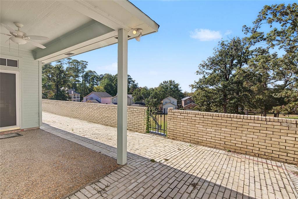 5735 S Lakeshore Drive, Shreveport, LA 71119