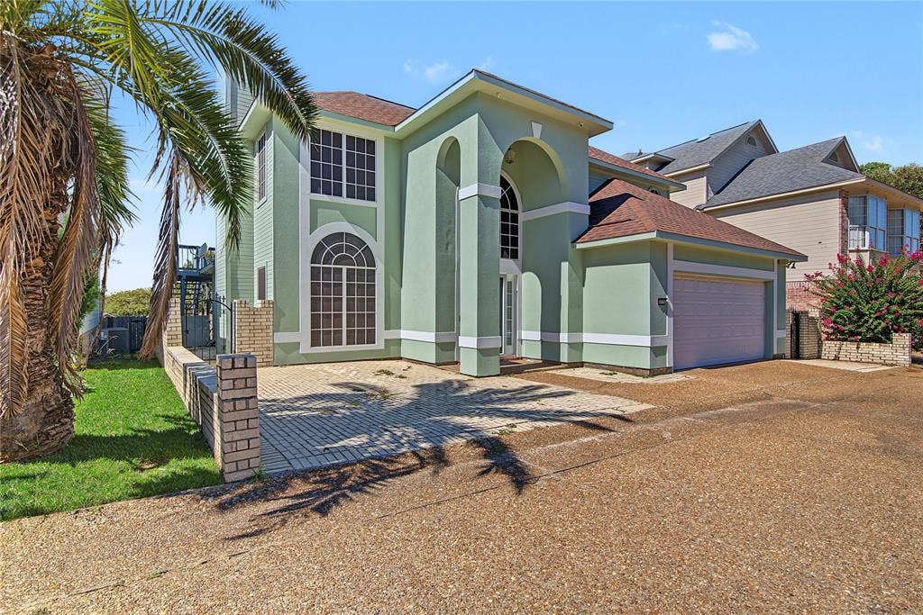 5735 S Lakeshore Drive, Shreveport, LA 71119