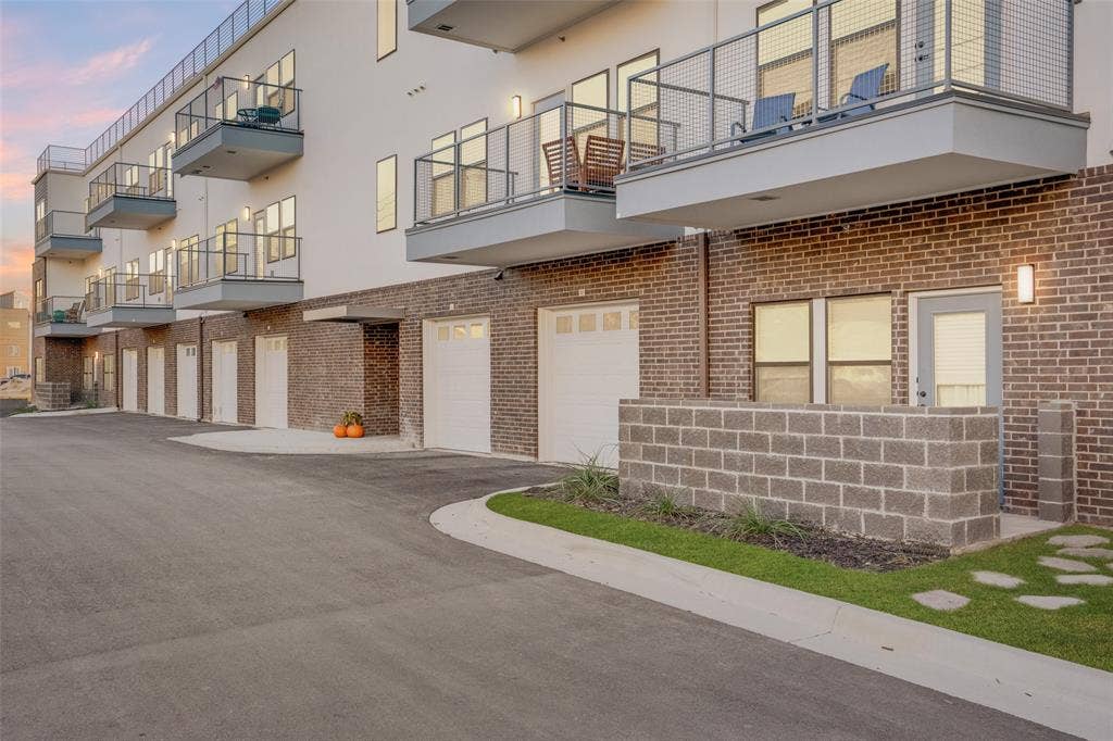 209 Wimberly Street, #2-301, Fort Worth, TX 76107 209 Wimberly Street, #2-301, Fort Worth, TX 76107
