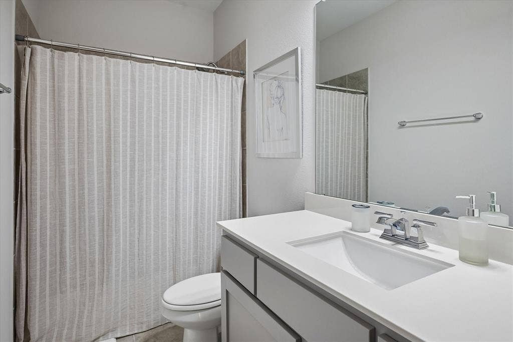 11828 Prudence Drive, Fort Worth, TX 76052