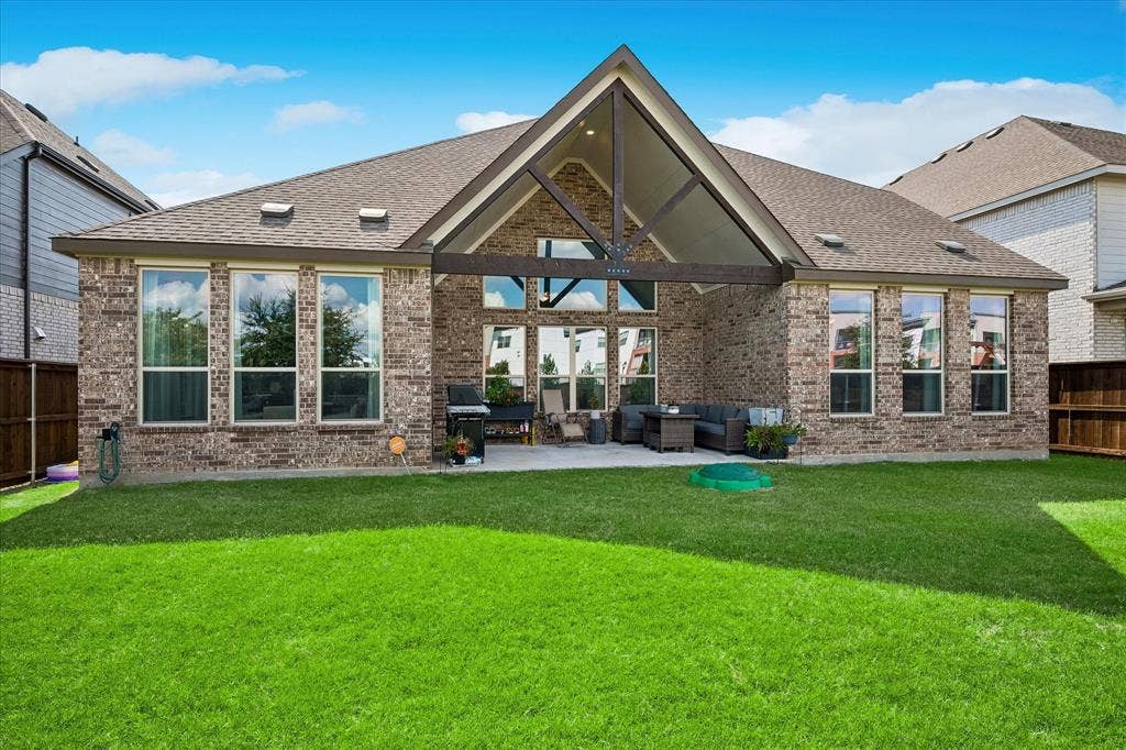 11828 Prudence Drive, Fort Worth, TX 76052