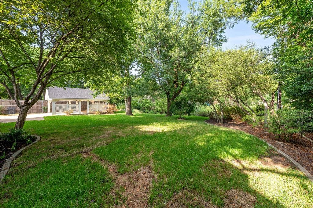 3905 Shady Valley Drive, Arlington, TX 76013 3905 Shady Valley Drive, Arlington, TX 76013