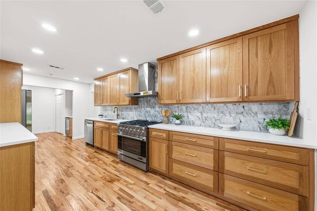 3905 Shady Valley Drive, Arlington, TX 76013 3905 Shady Valley Drive, Arlington, TX 76013