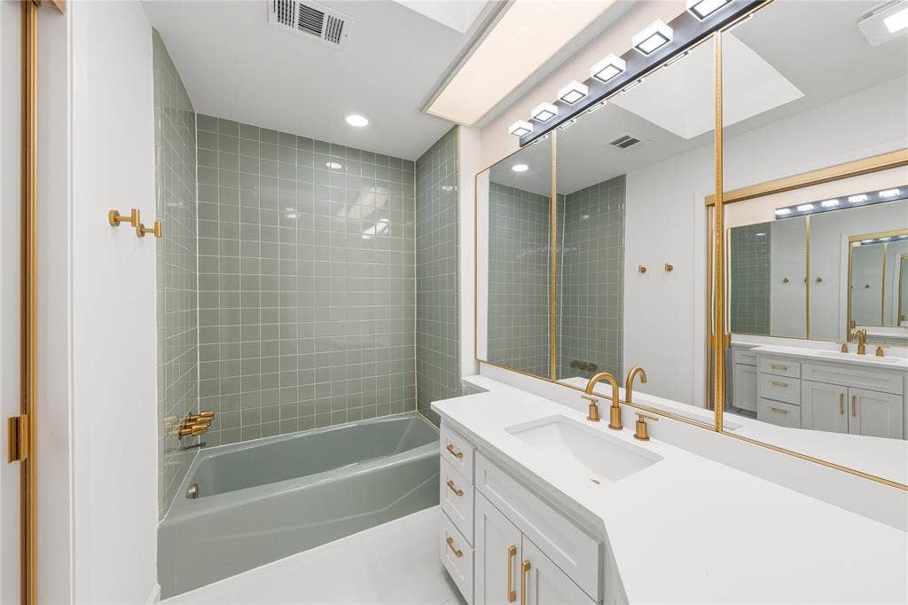 3905 Shady Valley Drive, Arlington, TX 76013 3905 Shady Valley Drive, Arlington, TX 76013