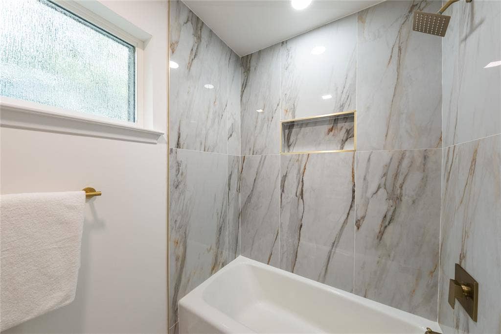 3905 Shady Valley Drive, Arlington, TX 76013 3905 Shady Valley Drive, Arlington, TX 76013