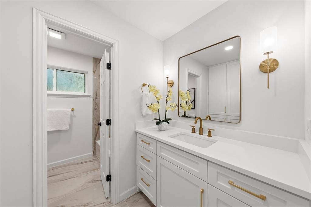 3905 Shady Valley Drive, Arlington, TX 76013 3905 Shady Valley Drive, Arlington, TX 76013