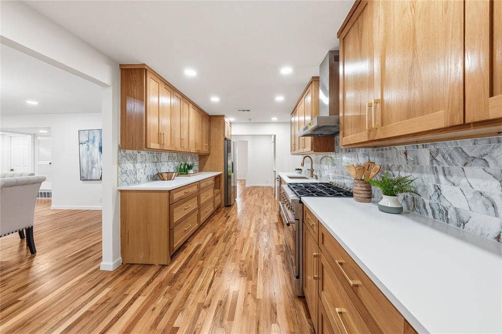 3905 Shady Valley Drive, Arlington, TX 76013 3905 Shady Valley Drive, Arlington, TX 76013