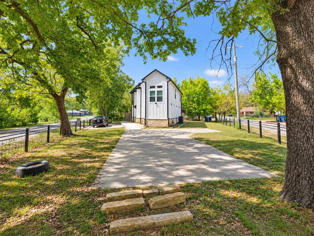 521 York Street, Athens, TX 75751 521 York Street, Athens, TX 75751
