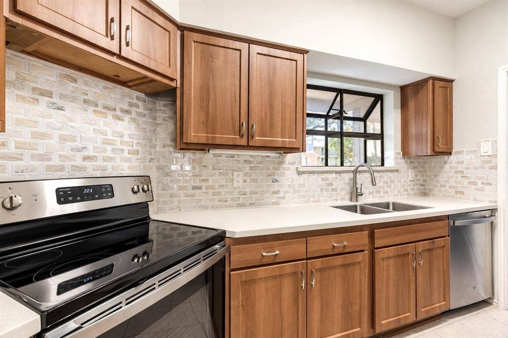 3101 Townbluff Drive, #1013, Plano, TX 75075 3101 Townbluff Drive, #1013, Plano, TX 75075