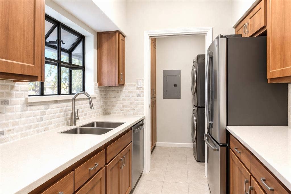 3101 Townbluff Drive, #1013, Plano, TX 75075 3101 Townbluff Drive, #1013, Plano, TX 75075