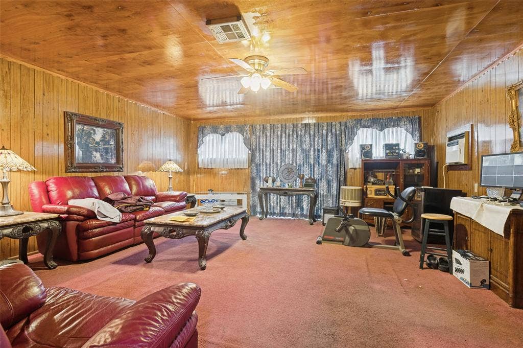 1441 Wagon Wheels Trail, Dallas, TX 75241 converted garage