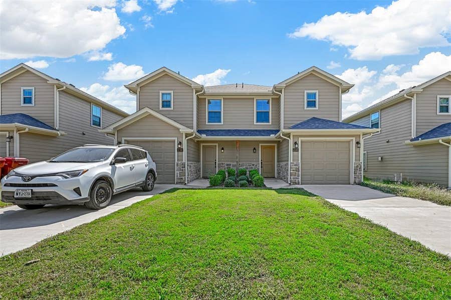 Property photo for 236-238 W Lake, #236, Sherman, TX