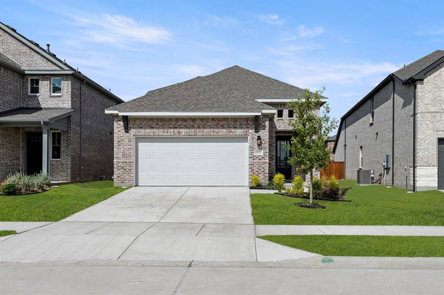 Property photo for 14213 Gallatin Street, Pilot Point, TX
