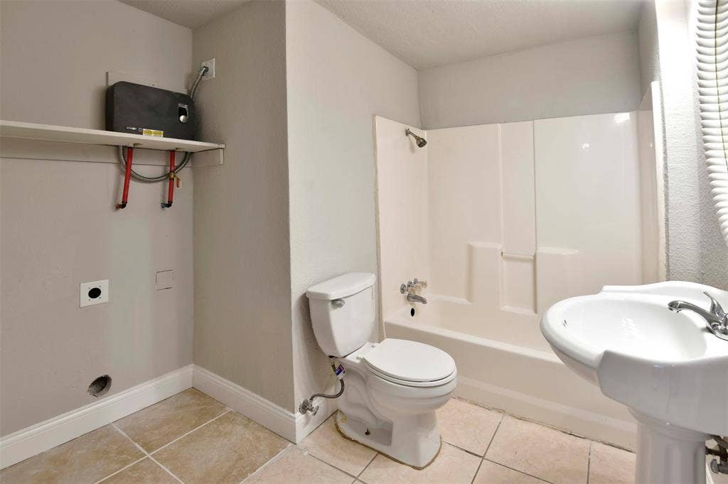 814 N Kentucky Street, McKinney, TX 75069 814 N Kentucky Street, McKinney, TX 75069