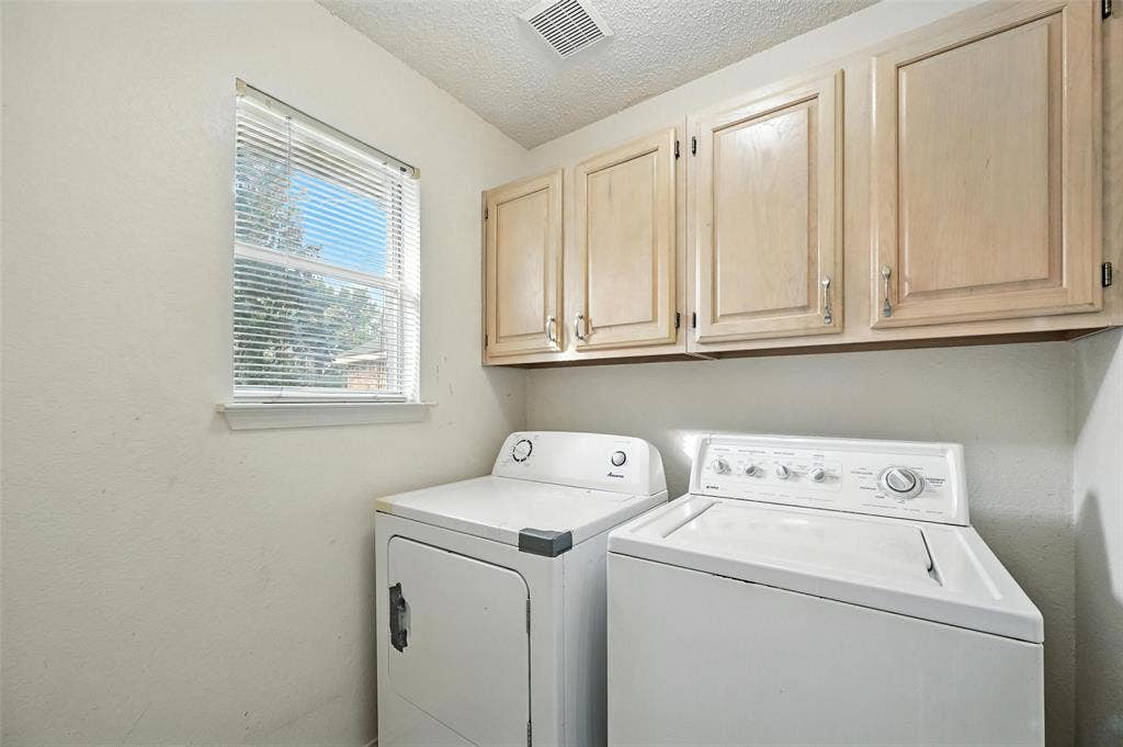 2711 Primrose Lane, Rowlett, TX 75089 2711 Primrose Lane, Rowlett, TX 75089