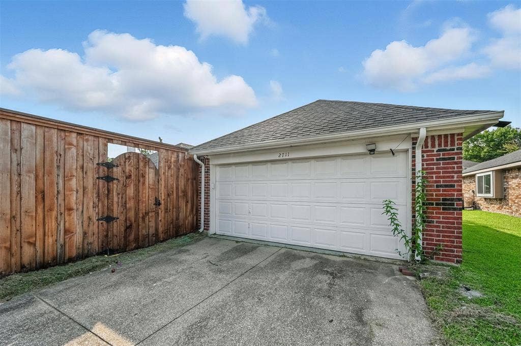 2711 Primrose Lane, Rowlett, TX 75089 2711 Primrose Lane, Rowlett, TX 75089