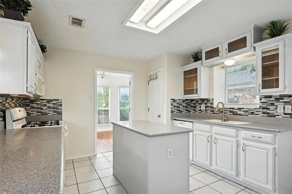 2711 Primrose Lane, Rowlett, TX 75089 2711 Primrose Lane, Rowlett, TX 75089