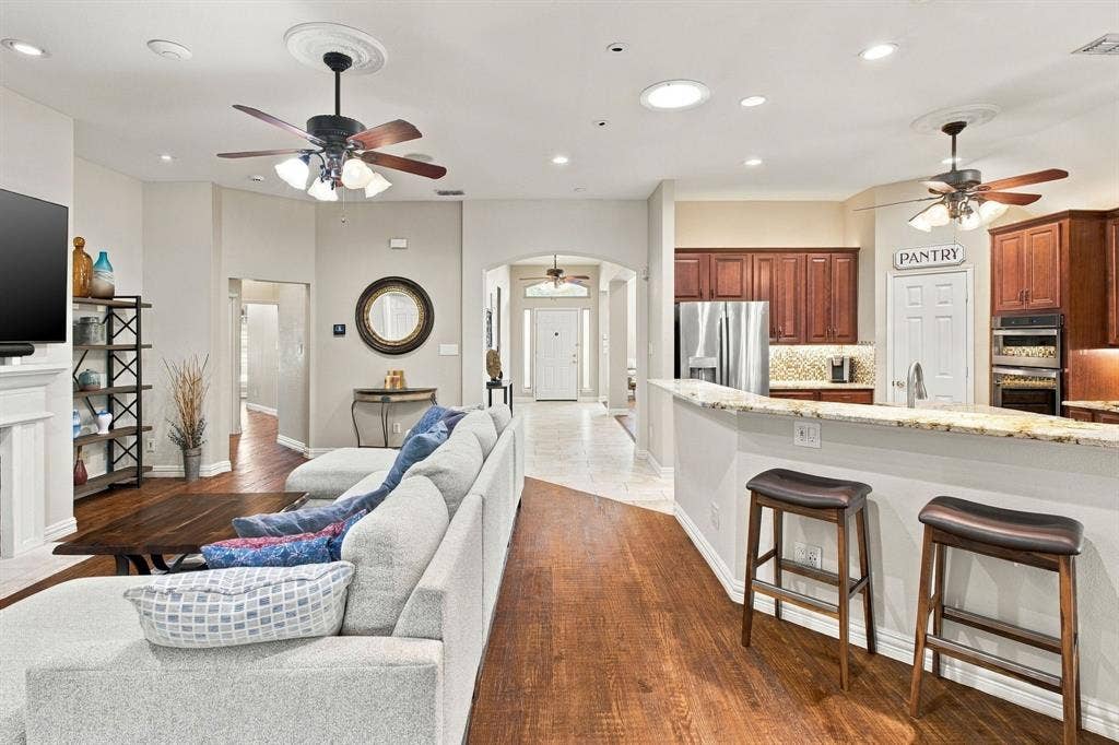 313 Mimosa Drive, Murphy, TX 75094 313 Mimosa Drive, Murphy, TX 75094