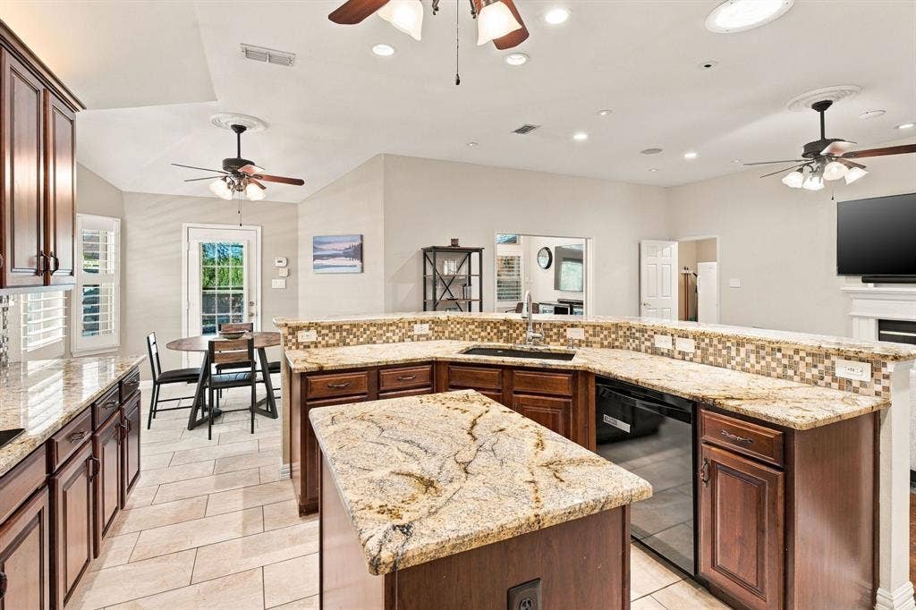 313 Mimosa Drive, Murphy, TX 75094 313 Mimosa Drive, Murphy, TX 75094