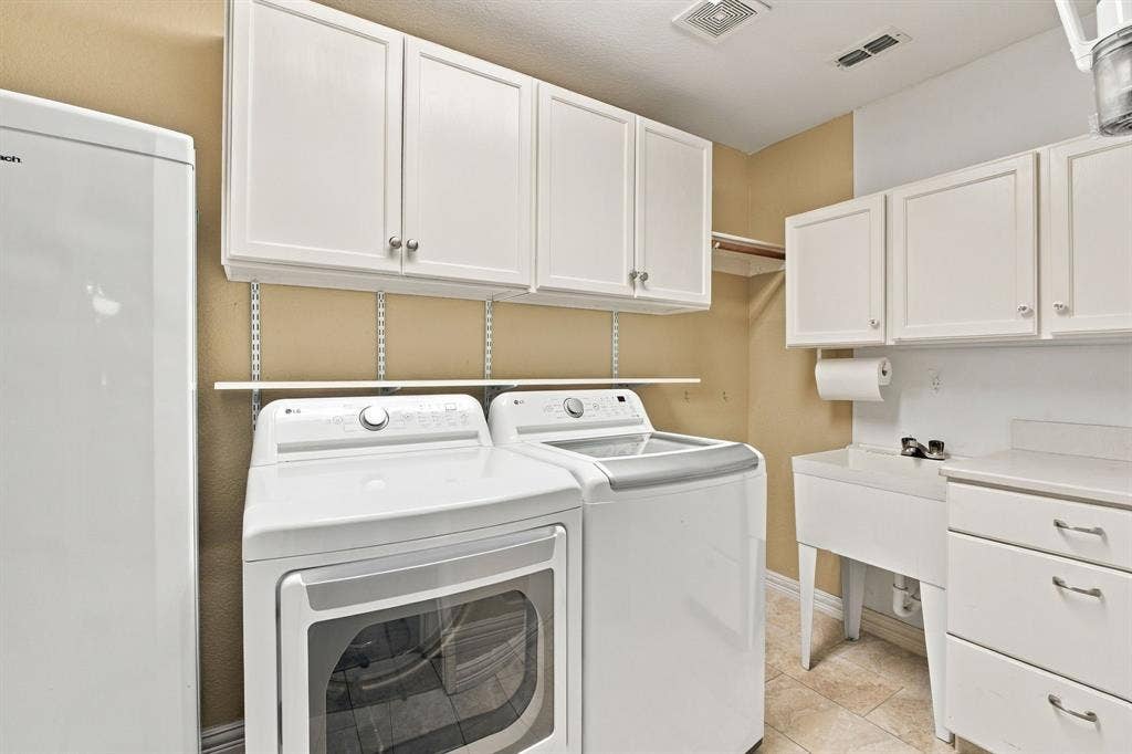 313 Mimosa Drive, Murphy, TX 75094 313 Mimosa Drive, Murphy, TX 75094