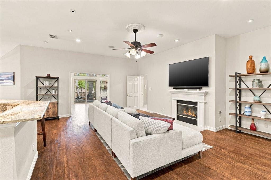 313 Mimosa Drive, Murphy, TX 75094 313 Mimosa Drive, Murphy, TX 75094