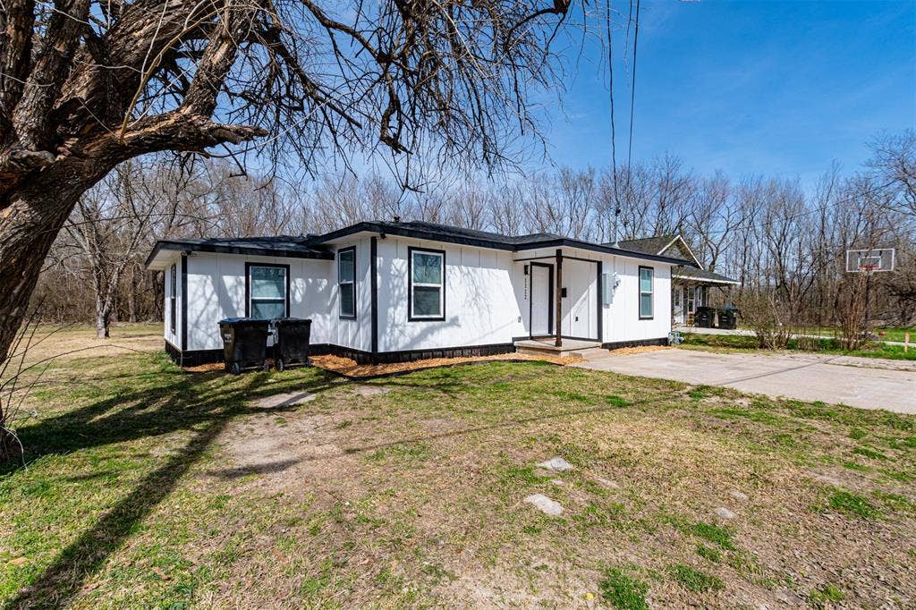 1112 Marshall Street, Greenville, TX 75401 1112 Marshall Street, Greenville, TX 75401