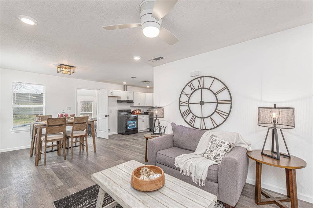 1112 Marshall Street, Greenville, TX 75401 1112 Marshall Street, Greenville, TX 75401