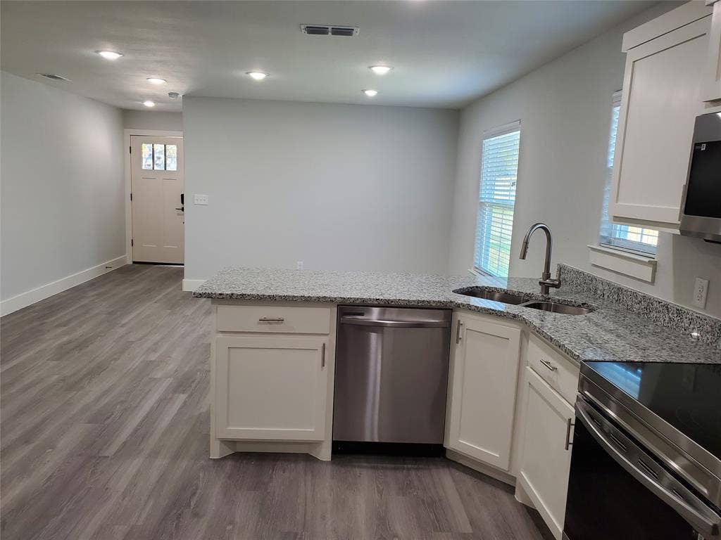 612 E 3rd Street, #B, Bonham, TX 75418