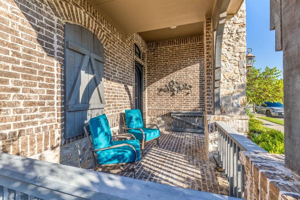 Front porch facing the lake