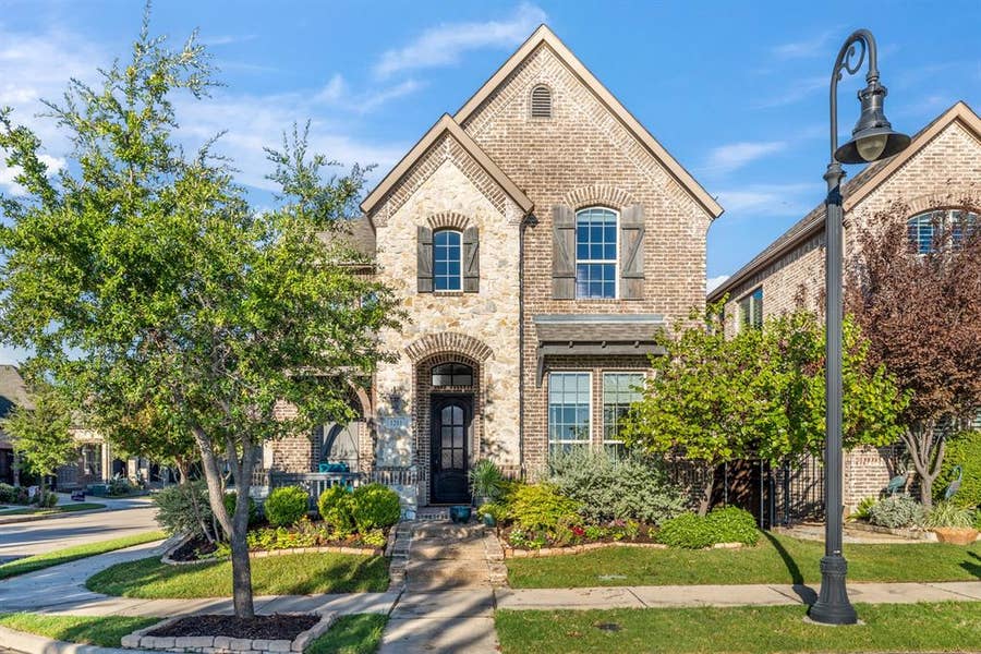 Property photo for 1201 Ivy Charm Way, Arlington, TX