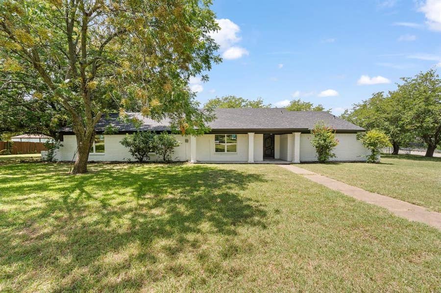 Property photo for 202 Roaring Springs Drive, Joshua, TX