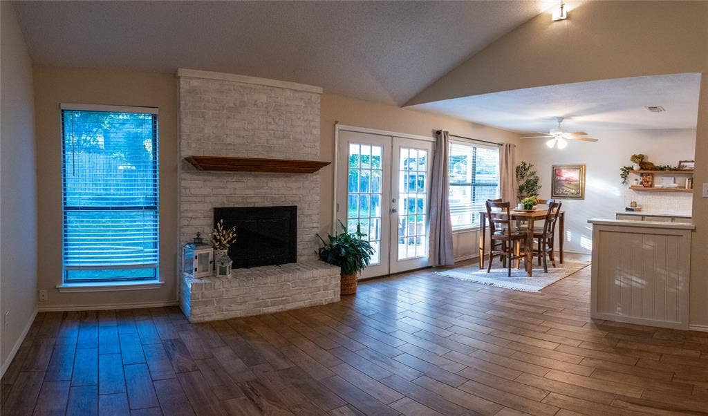 1110 W Cozby Court W, Benbrook, TX 76126 1110 W Cozby Court W, Benbrook, TX 76126