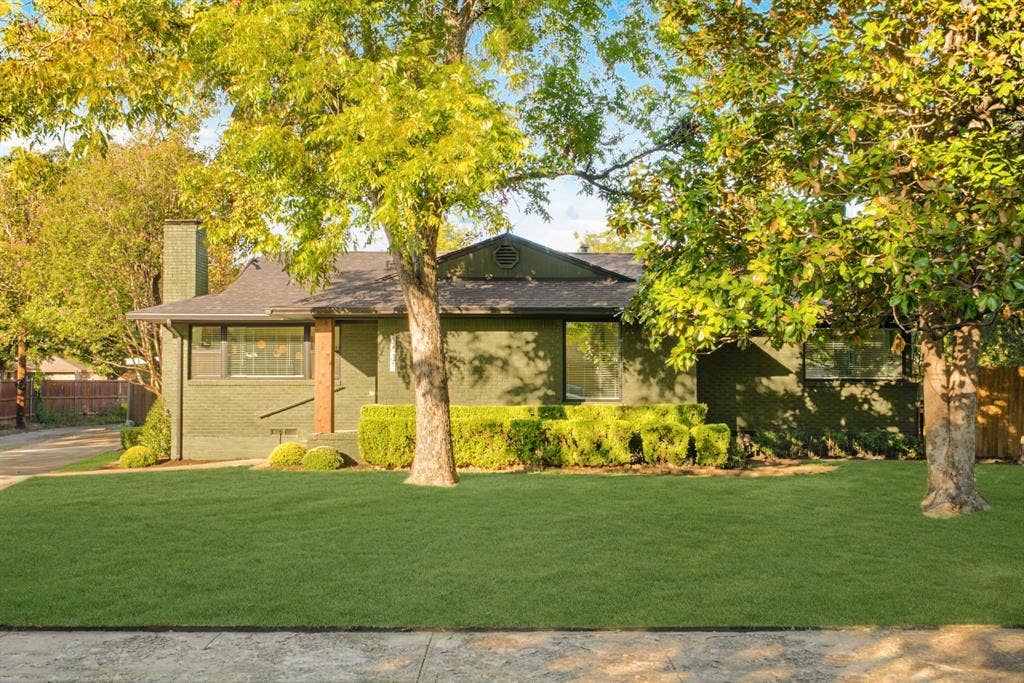 1631 Macmanus Drive, Dallas, TX 75228 1631 Macmanus Drive, Dallas, TX 75228